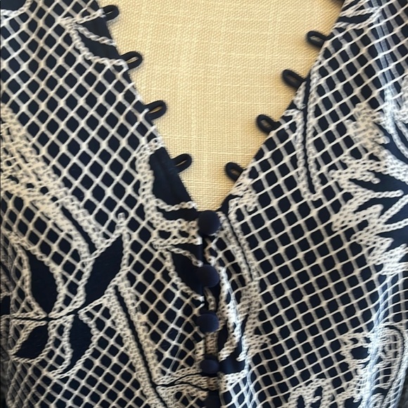 White House Black Market Navy and White Graphic Blouse, Size M - Picture 2 of 9